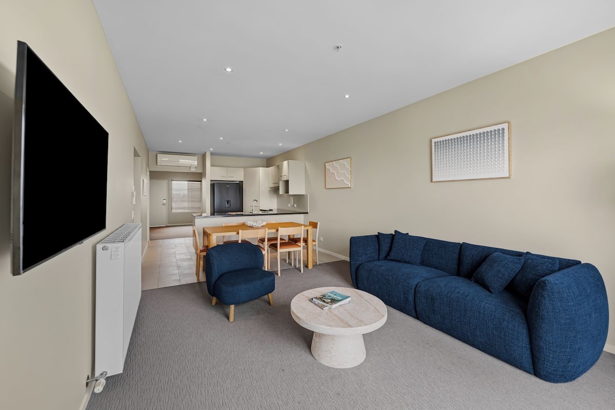 Saltmoor 2 Bedroom Penthouse | Living area