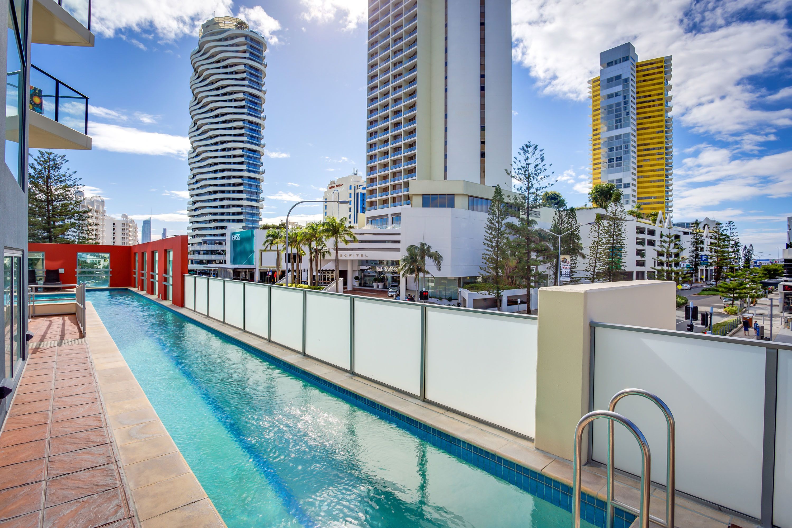 Mantra Broadbeach on the Park — image 2