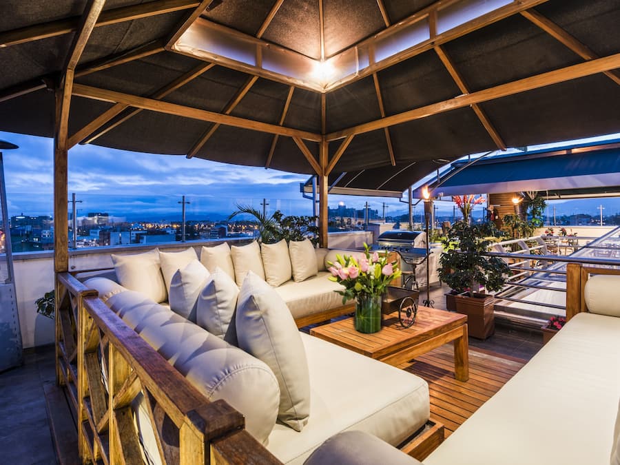 2 restaurants, serveren ontbijt, lunch, Latijns-Amerikaanse gerechten