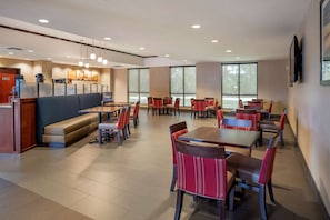 Free daily full breakfast 