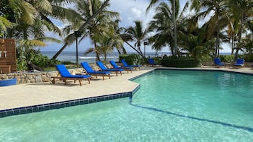 Outdoor pool, pool loungers