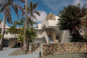 Fachada de la propiedad