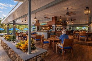 Breakfast, lunch, dinner served; beach views  - Palms Resort and Beach (Christiansted)