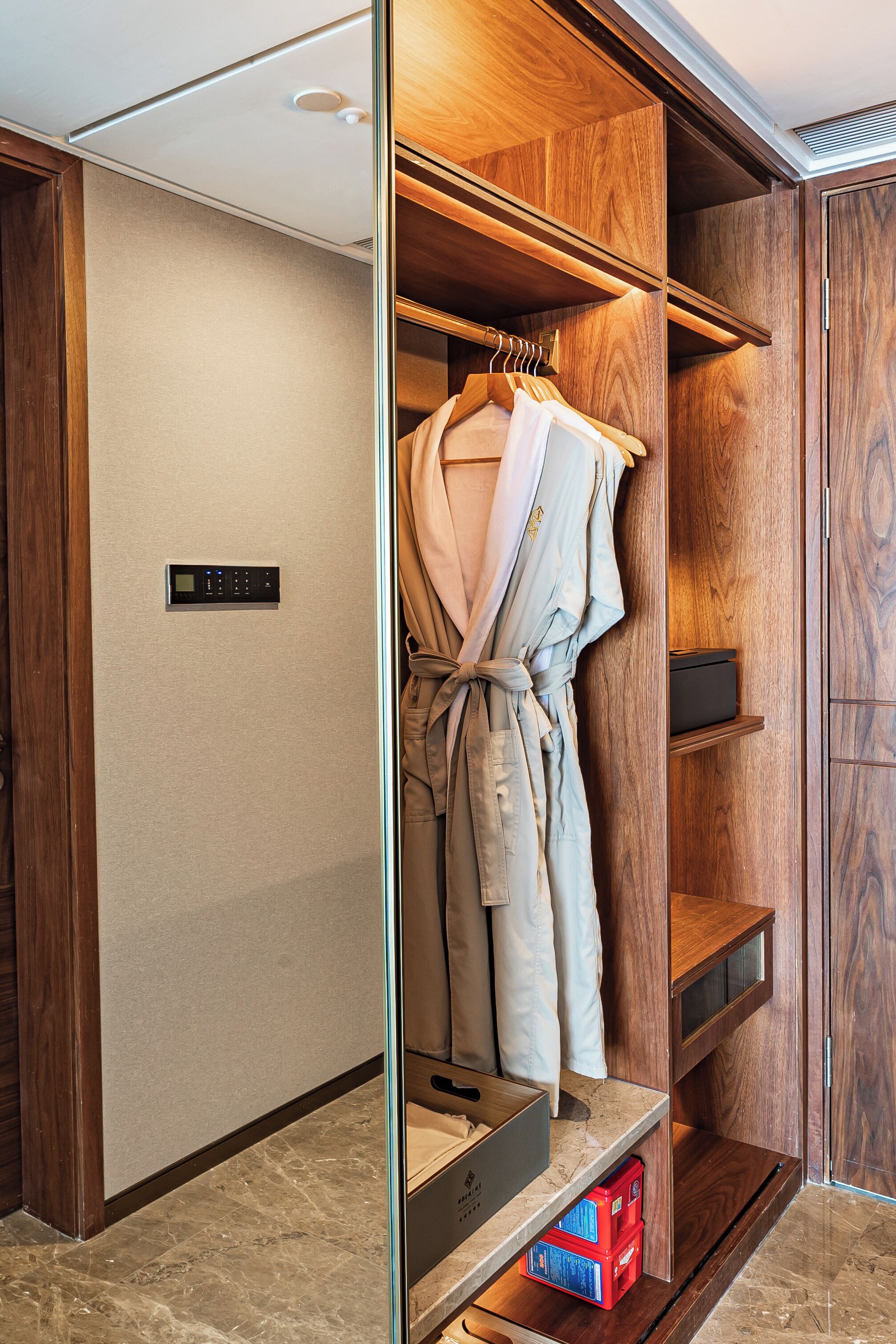 1 bedroom, minibar, in-room safe, desk