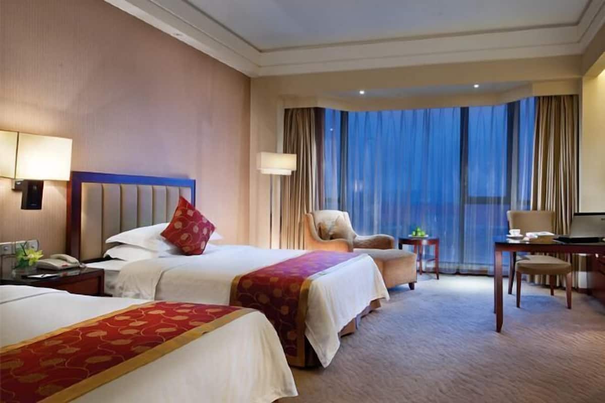 1 bedroom, minibar, in-room safe, desk