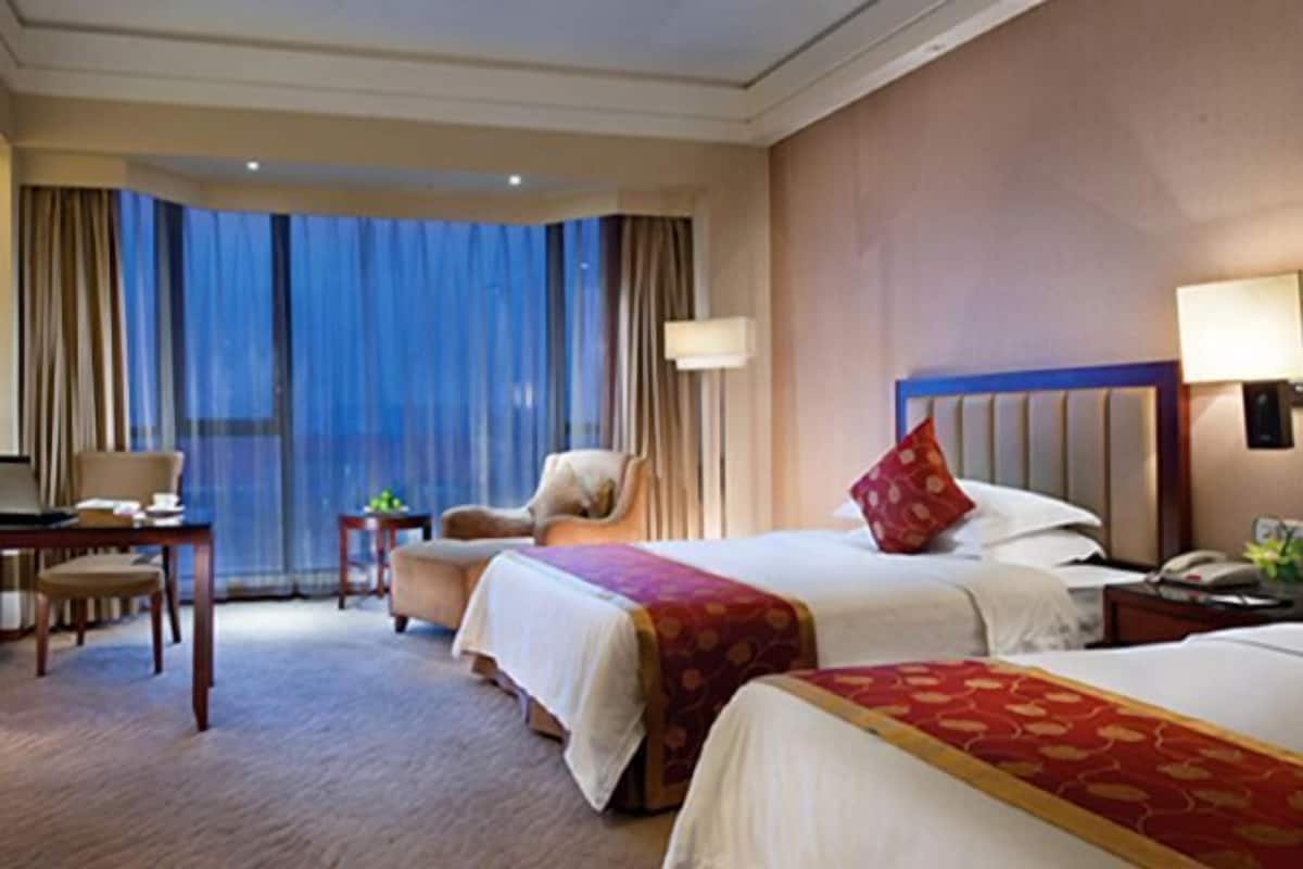 1 bedroom, minibar, in-room safe, desk