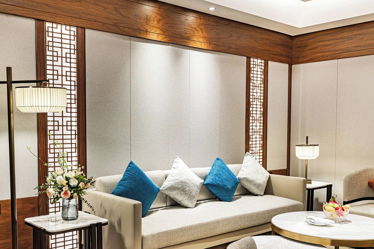 executive suite | 1 bedroom, minibar, in-room safe, desk