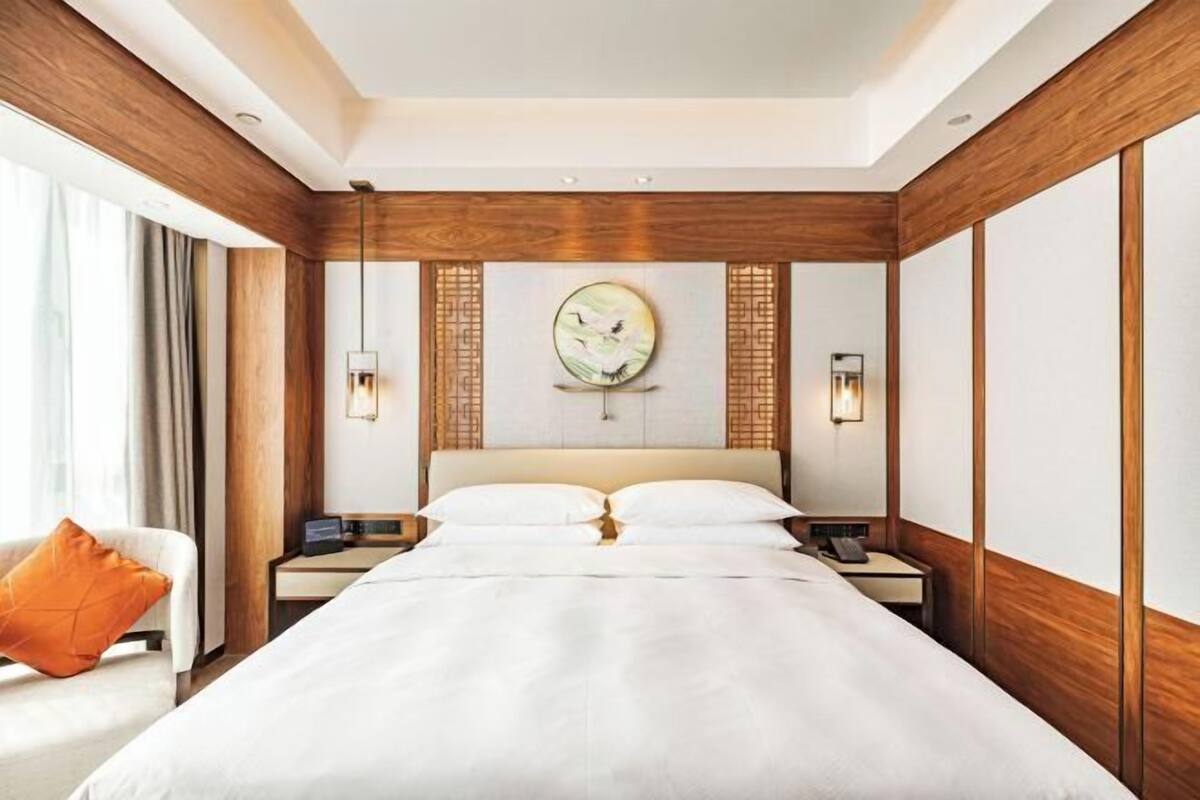 Minibar, in-room safe, desk, blackout curtains