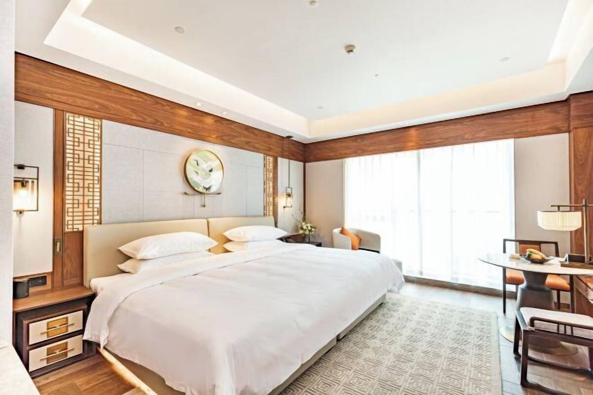 Minibar, in-room safe, desk, blackout curtains