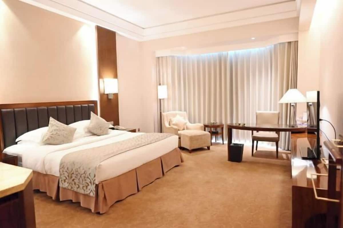 1 bedroom, minibar, in-room safe, desk