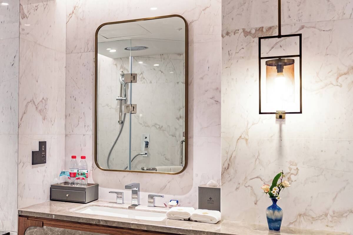 city double room single use | 1 bedroom, minibar, in-room safe, desk