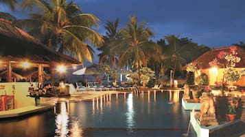 Outdoor pool, sun loungers