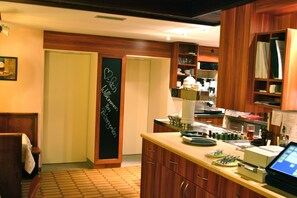 Lunch and dinner served - Hotel Petzengarten (Nuremberg)