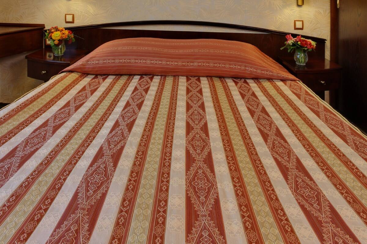 Minibar, Zimmersafe, Schreibtisch, Bügeleisen/Bügelbrett