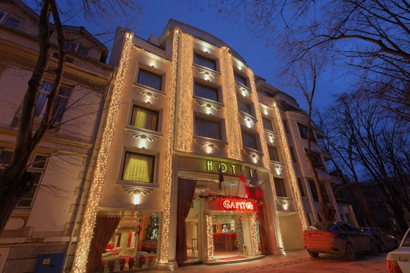 Front of property - evening/night - Capitol (Varna)