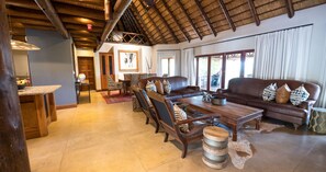 Premium bedding, in-room safe, desk, laptop workspace