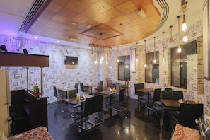 Restaurant - Eureka Hotel (Dubai)