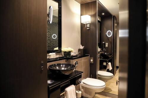 Courtyard room | Bathroom