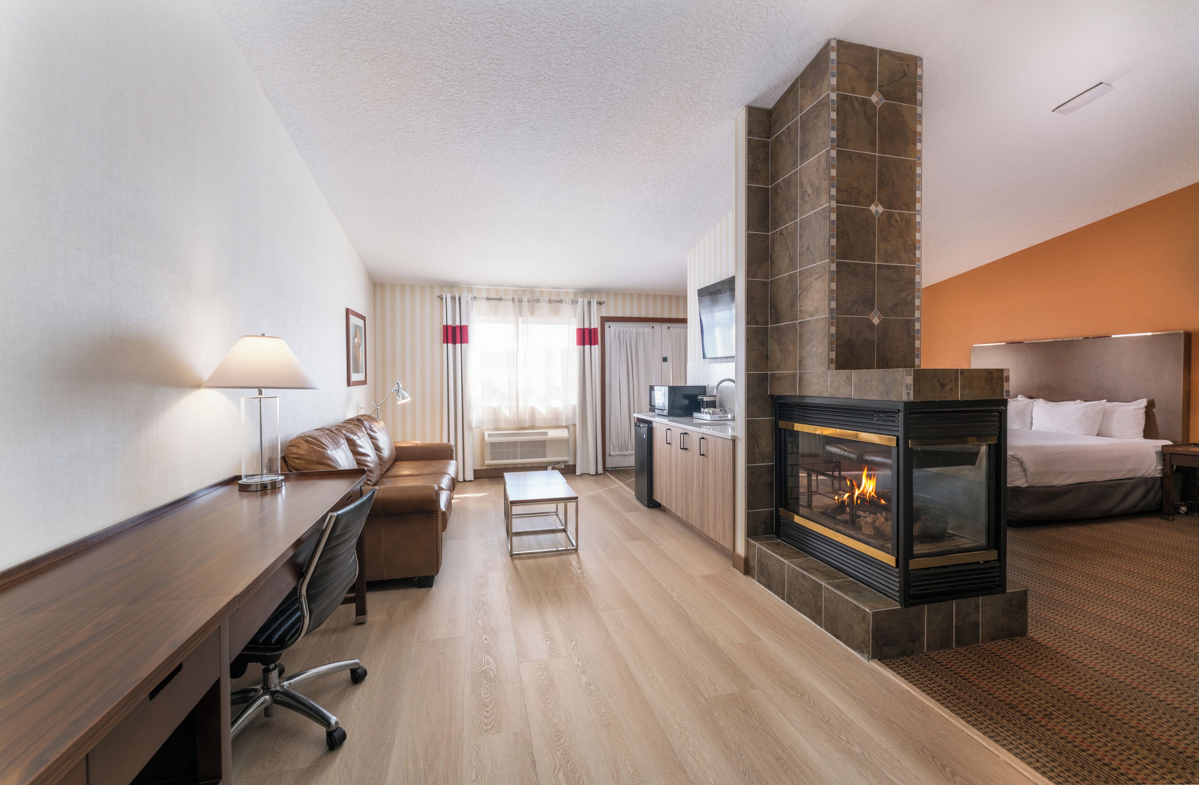 Superior Room, 1 King Bed, Balcony