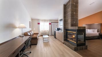 Superior Room, 1 King Bed, Balcony