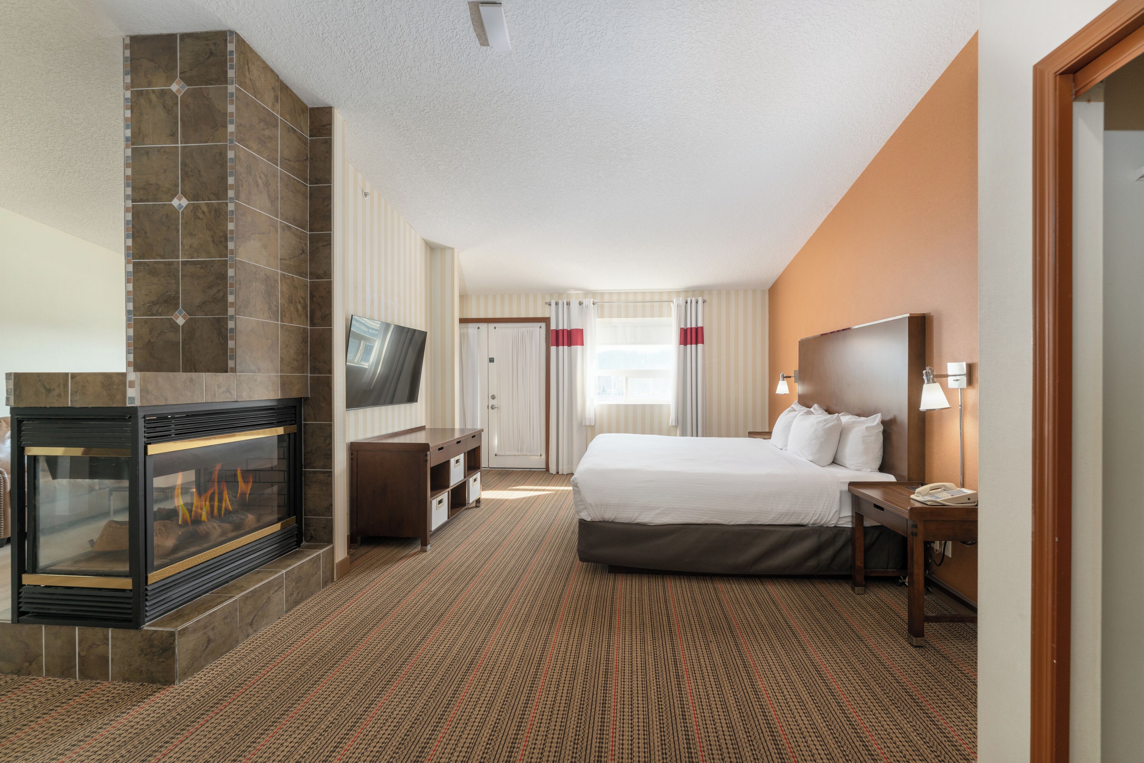 Superior Room, 1 King Bed, Balcony