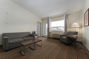 Superior suite, meerdere bedden | Pillowtop-bedden, een bureau, een laptopwerkplek