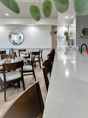 含每日吃到飽早餐