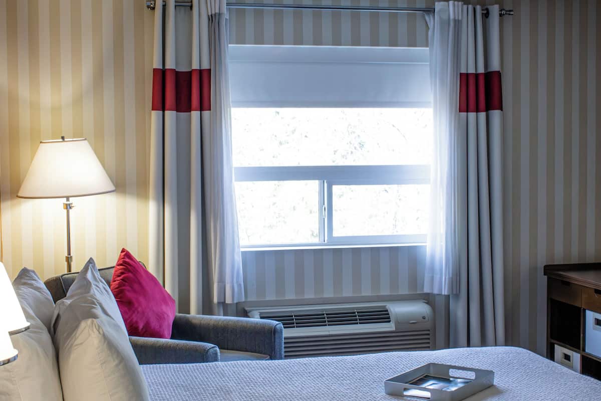 2 Schlafzimmer, Pillowtop-Betten, Schreibtisch