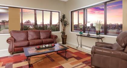 Days Inn & Suites by Wyndham Huntsville