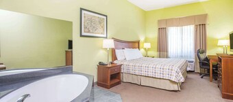 Days Inn & Suites by Wyndham Swainsboro