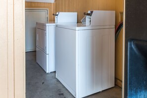 Laundry room - Motel 6 Alvarado, TX (Alvarado)