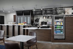 Breakfast and dinner served - Courtyard by Marriott Philadelphia Great Valley/Malvern (Malvern)