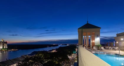 Holiday Inn Express Savannah - Historic District by IHG