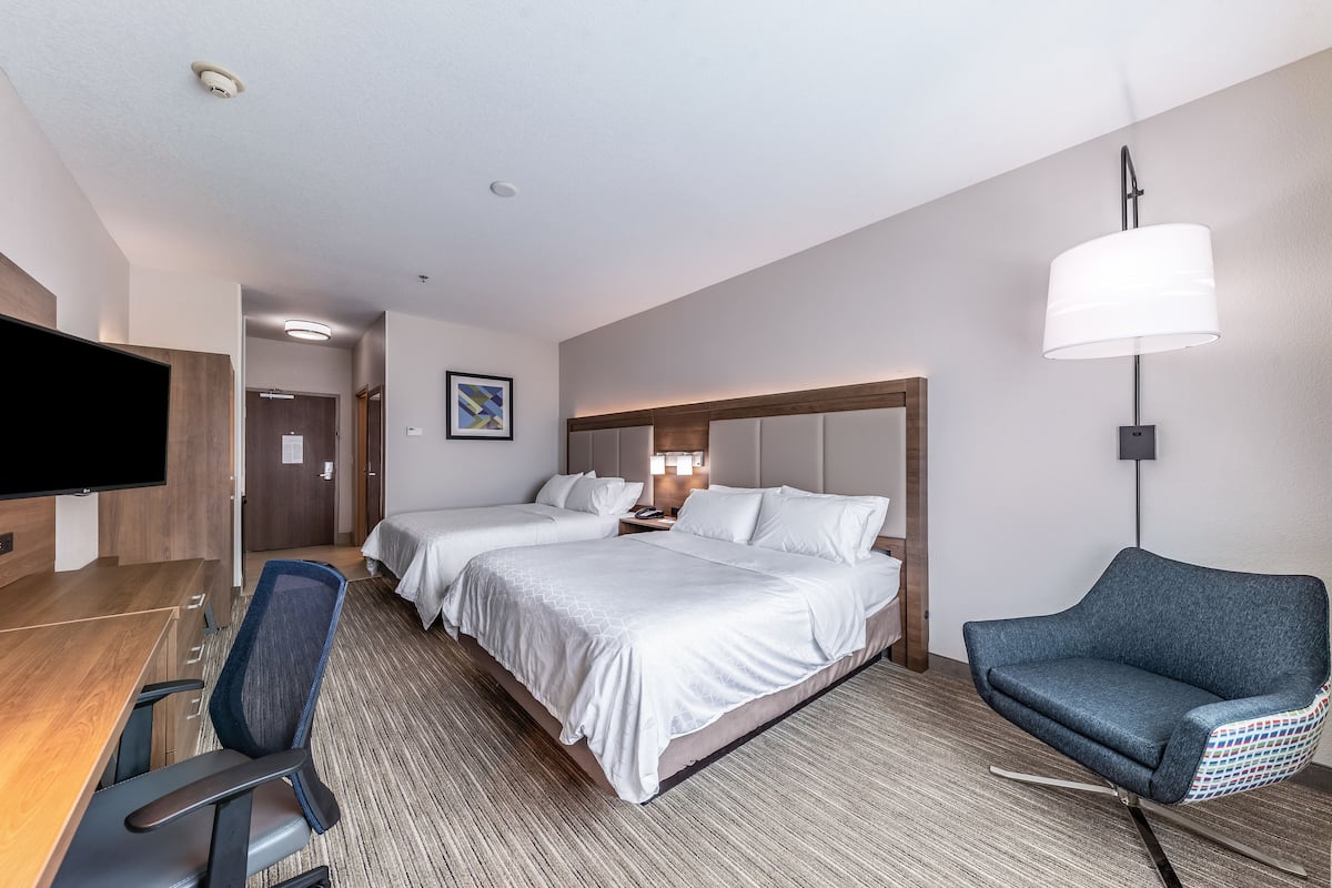 In-room safe, desk, laptop workspace, blackout drapes