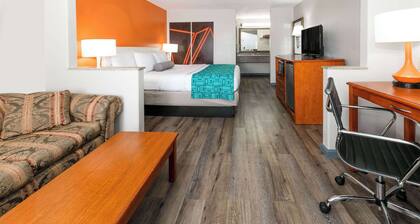 Howard Johnson by Wyndham Lafayette