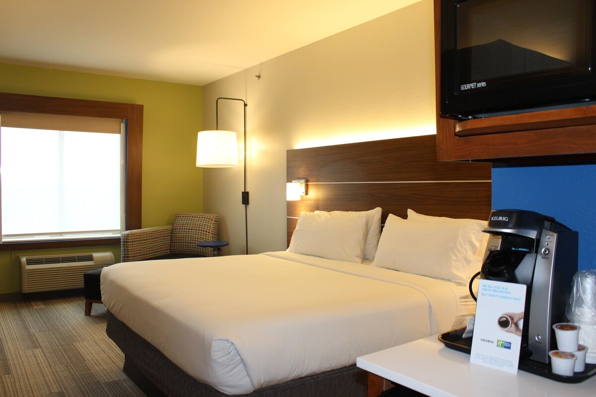 Room, 1 King Bed, Non Smoking (Leisure)