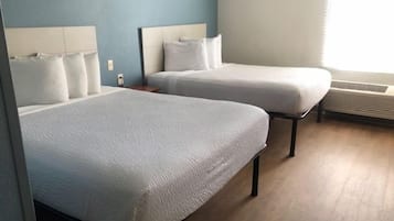 Desk, laptop workspace, iron/ironing board, free WiFi