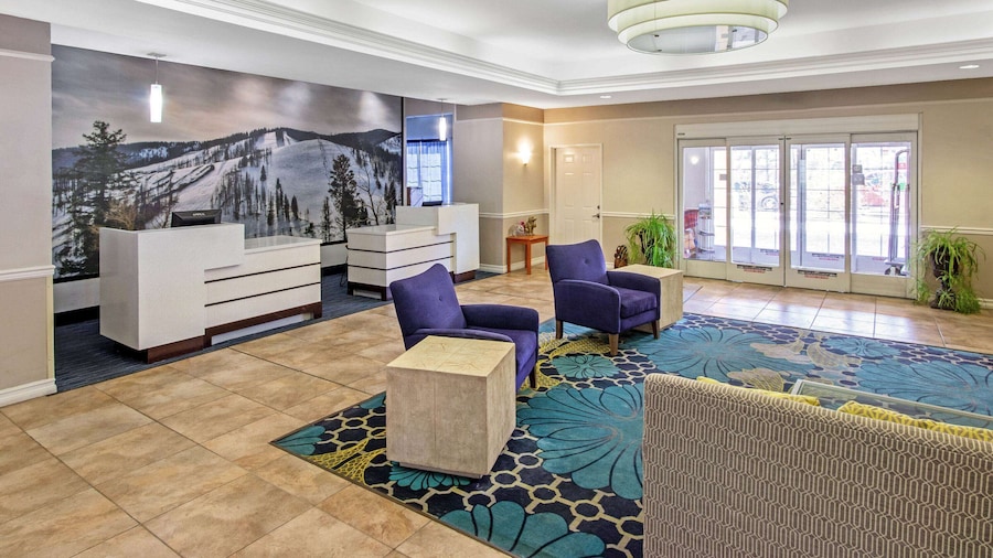 La Quinta Inn & Suites by Wyndham Ruidoso Downs