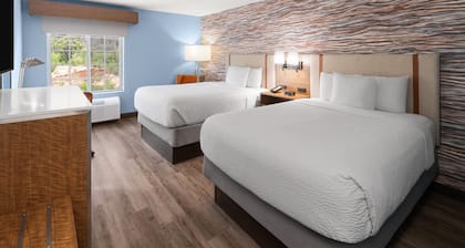 La Quinta Inn & Suites by Wyndham Ruidoso Downs