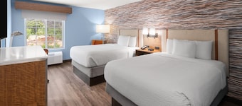 La Quinta Inn & Suites by Wyndham Ruidoso Downs