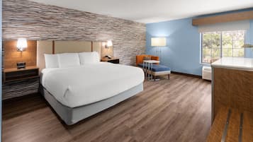 Room, 1 King Bed, Accessible, Non Smoking | Premium bedding, pillow-top beds, desk, blackout curtains