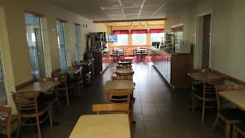 Esmorzar diari continental gratuït