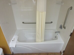 Superior Room | Jetted tub