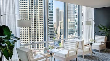 Kroppsbehandlinger, kroppsinnpakning og kroppsskrubb