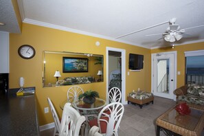 Condo, 2 Bedrooms, 2 Bathrooms | In-room dining
