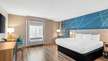 Kamer, 1 kingsize bed, niet-roken | Een kluis op de kamer, een bureau, verduisterende gordijnen