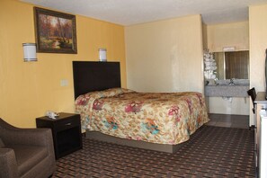 特色家居、办公桌、笔记本电脑工作区、熨斗/熨板