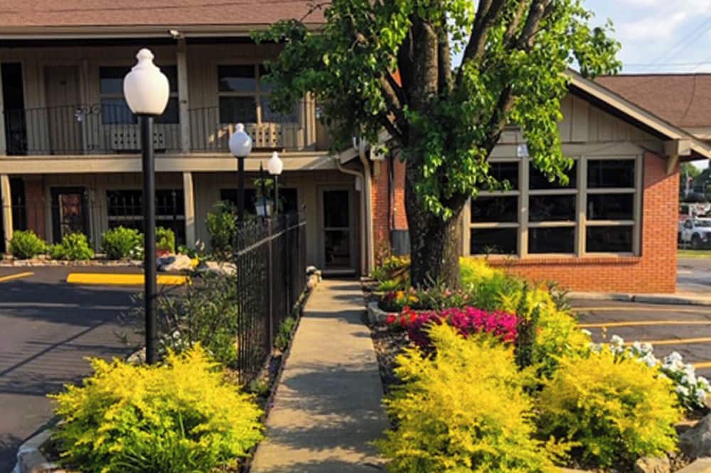 Charles Wesley Motor Lodge