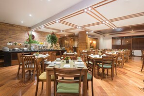 아침 식사, 점심 식사, 저녁 식사 제공, 정원 전망