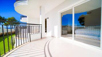 Svit Premium - 1 kingsize-säng | Utsikt från rummet